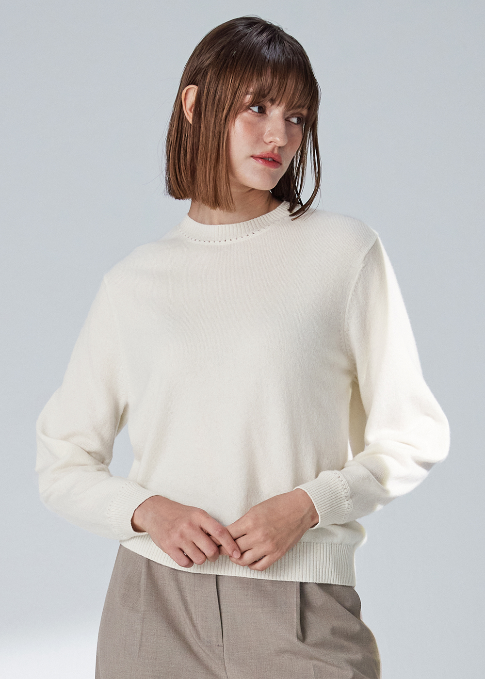 Round curved sleeve pullover(cream)  20%
